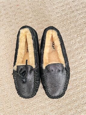 Ugg Girls Dakota loafers 13